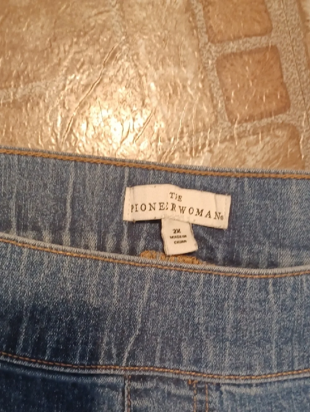 The Pioneer Woman cropped women